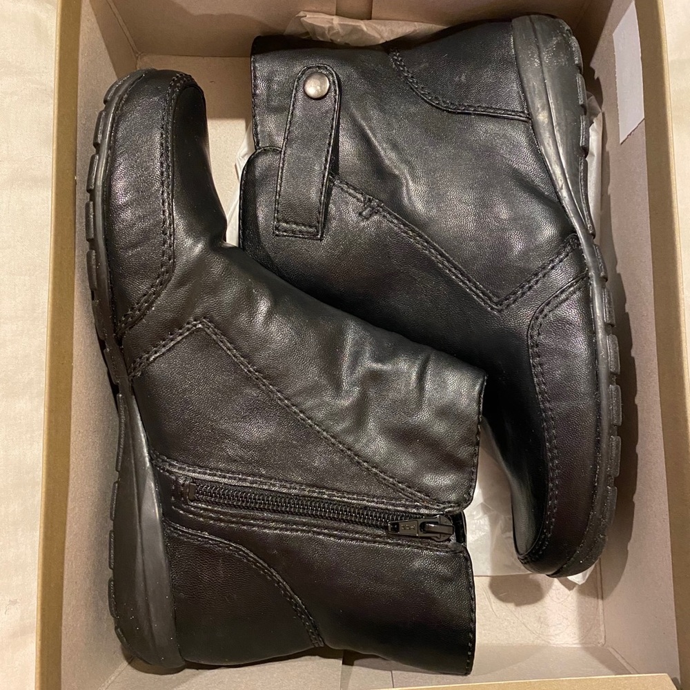 Easy Spirit Booties